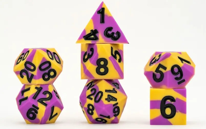 Fanroll Gaymers Dice - Intersex Flag